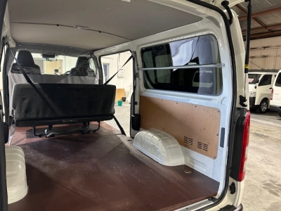 2018 Toyota Hiace 2.8L *** $4000 REDUCED *** --6 SEATERS--