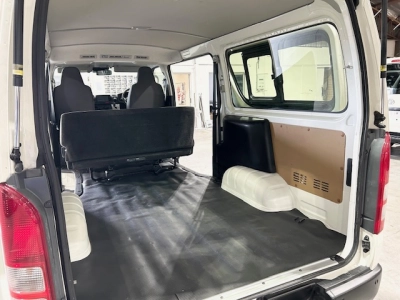 2020 Toyota Hiace =4x4= Dual Airbags ** FULL OPTION **