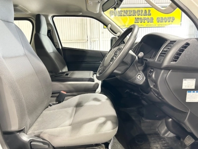 2020 Toyota Hiace =4x4= Dual Airbags ** FULL OPTION **