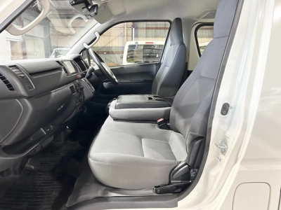 2020 Toyota Hiace =4x4= Dual Airbags ** FULL OPTION **