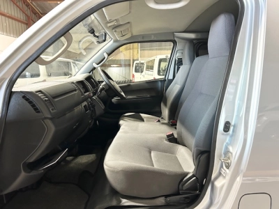 2015 Toyota Hiace =4X4= 