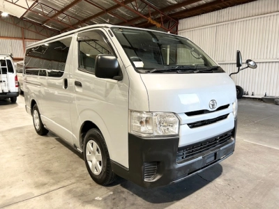 2015 Toyota Hiace =4X4= 6 Seaters $1000 REDUCED for Fuel Inflation