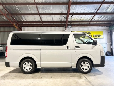 2015 Toyota Hiace =4X4= 