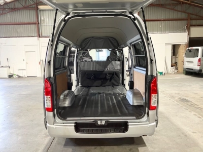 2016 TOYOTA HIACE LWB **LAST HIGHROOF** WAS $38,995 NOW$34,995