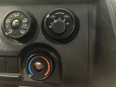 2016 TOYOTA HIACE LWB **LAST HIGHROOF** WAS $38,995 NOW$34,995