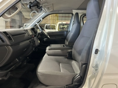 2020 =4X4= FACELIFT Model Toyota Hiace 6 Seater **MID YEAR SUPER SALE** 