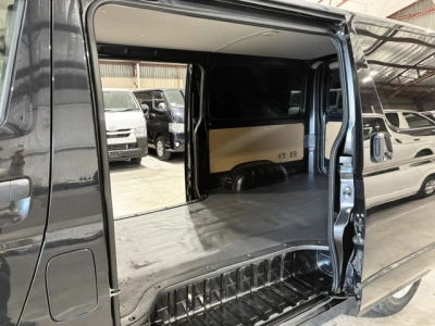 2021 Toyota Hiace FACELIFT MODEL = 4X4 = Only 110kms!
