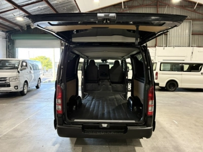 2021 Toyota Hiace FACELIFT MODEL = 4X4 = Only 110kms!