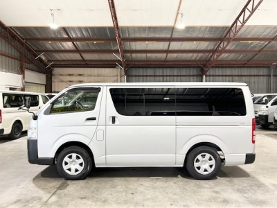 2020 Toyota Hiace = FULL TIME 4WD = 