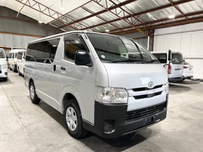 2020 Toyota Hiace = FULL TIME 4WD = 