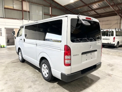 2020 Toyota Hiace = FULL TIME 4WD = 