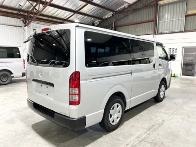 2020 Toyota Hiace = FULL TIME 4WD = 
