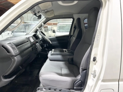 2016 Toyota Hiace = 6 Seaters = Easter Sale On Now