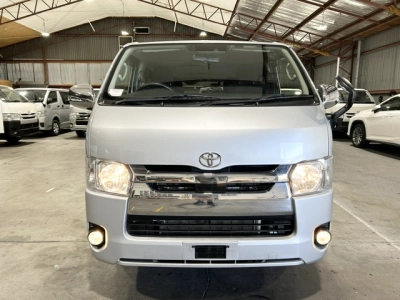 2018 Toyota Hiace = 4X4 = SUPER GL ** FULL OPTIONS **