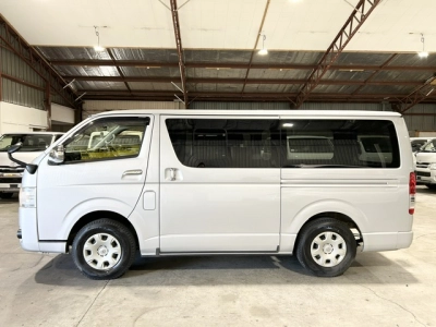 2018 Toyota Hiace = 4X4 = SUPER GL ** FULL OPTIONS **