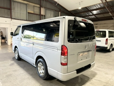 2018 Toyota Hiace = 4X4 = SUPER GL ** FULL OPTIONS **