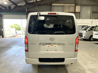 2018 Toyota Hiace = 4X4 = SUPER GL ** FULL OPTIONS **