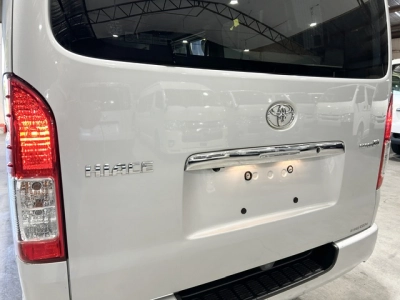 2018 Toyota Hiace = 4X4 = SUPER GL ** FULL OPTIONS **
