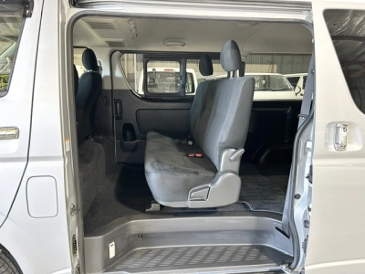 2018 Toyota Hiace = 4X4 = SUPER GL ** FULL OPTIONS **
