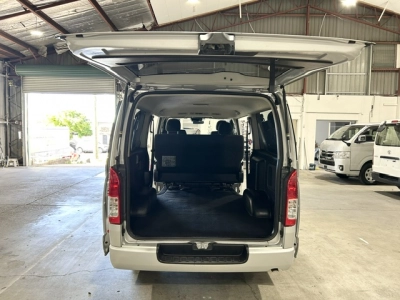 2018 Toyota Hiace = 4X4 = SUPER GL ** FULL OPTIONS **