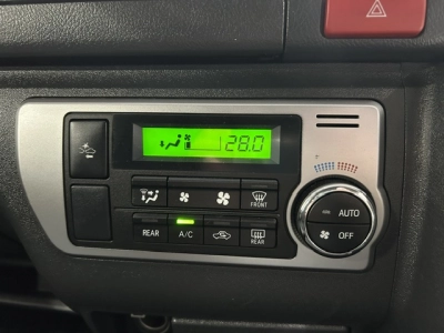 2018 Toyota Hiace = 4X4 = SUPER GL ** FULL OPTIONS **