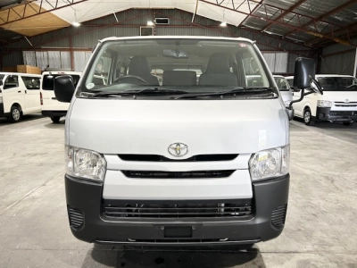 2018 Toyota Hiace LWB +++ $4300 Reduced +++ 3 / 6 / 9 SEATERS