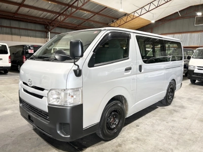 2018 Toyota Hiace LWB +++ $4300 Reduced +++ 3 / 6 / 9 SEATERS