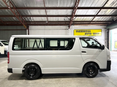 2018 Toyota Hiace LWB +++ $4300 Reduced +++ 3 / 6 / 9 SEATERS