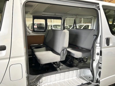 2018 Toyota Hiace LWB +++ $4300 Reduced +++ 3 / 6 / 9 SEATERS