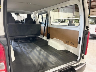 2021 Toyota Hiace Facelift Model =4X4= 6 Seater - Parking Sensors 