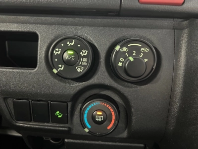 2021 Toyota Hiace Facelift Model =4X4= 6 Seater - Parking Sensors 