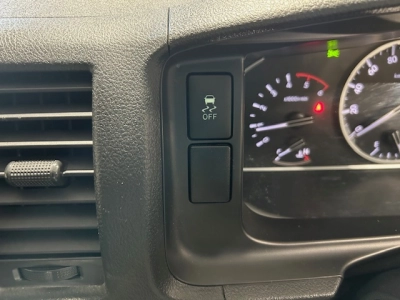 2021 Toyota Hiace Facelift Model =4X4= 6 Seater - Parking Sensors 