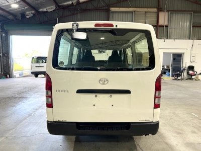 2015 Toyota Hiace 4X4_ 3L Diesel_ 4WD_ $1000 REDUCED for Fuel
