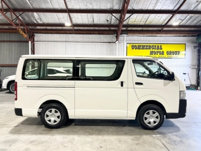 2015 Toyota Hiace 4X4_ 3L Diesel_ 4WD LOW KMS_ $500 DISCOUNTED FOR FUEL (1 WEEK ONLY)