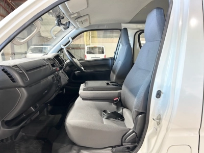 2015 Toyota Hiace 4X4_ 3L Diesel_ 4WD_ $1000 REDUCED for Fuel