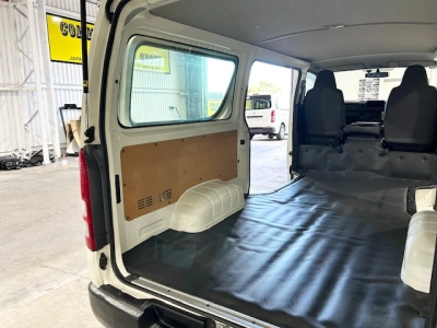 2015 Toyota Hiace 4X4_ 3L Diesel_ 4WD_ $1000 REDUCED for Fuel