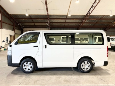 2015 Toyota Hiace = 4x4 = 3L Diesel 