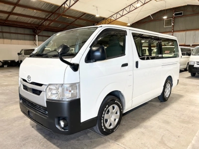 2020 Toyota Hiace *4WD* 6 SEATS_ DUAL AIRBAGS_ $500 DISCOUNTED FOR FUEL (1 WEEK ONLY)