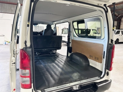 2020 Toyota Hiace FACELIFT MODEL 6 Seaters *4x4*