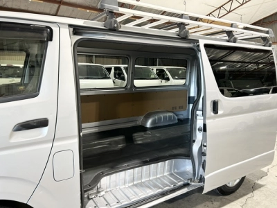 2018 Toyota Hiace =2WD= Free Heavy Duty ROOFRACK *** $1000 DISCOUNTED for FUEL