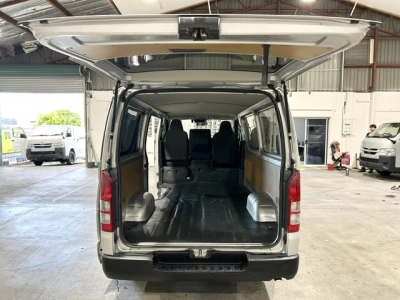 2018 Toyota Hiace =2WD= Free Heavy Duty ROOFRACK *** $1000 DISCOUNTED for FUEL