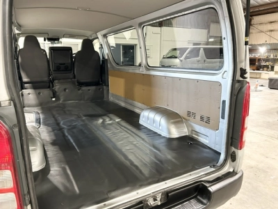 2018 Toyota Hiace =2WD= Free Heavy Duty ROOFRACK *** $1000 DISCOUNTED for FUEL