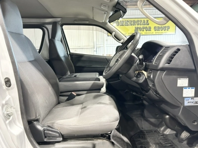 2018 Toyota Hiace =2WD= Free Heavy Duty ROOFRACK *** $1000 DISCOUNTED for FUEL