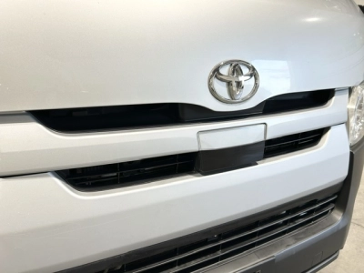 2018 Toyota Hiace =2WD= Free Heavy Duty ROOFRACK *** $1000 DISCOUNTED for FUEL