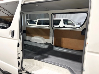 2020 Toyota Hiace LWB DIESEL TURBO