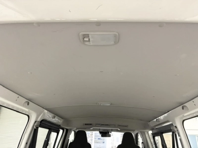 2020 Toyota Hiace / 6 SEATER 