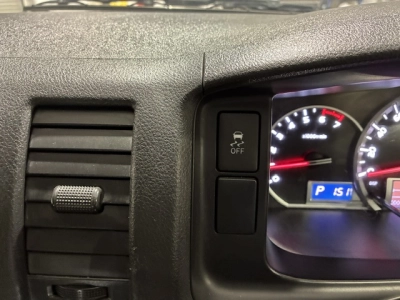 2020 Toyota Hiace / 6 SEATER 