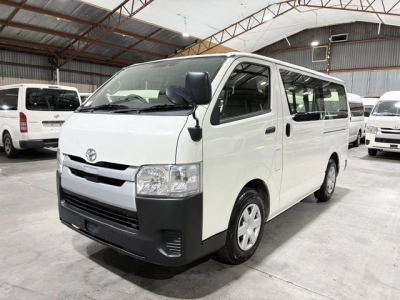 2020 Toyota Hiace / 6 SEATER 