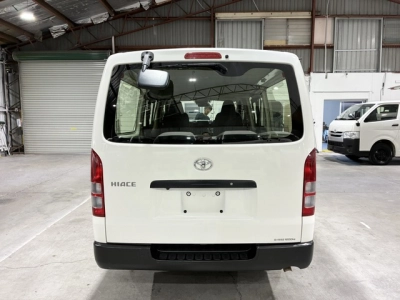 2020 Toyota Hiace / 6 SEATER 