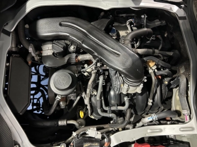 2018 Toyota Hiace ==FULL OPTION, 6 SEATERS==